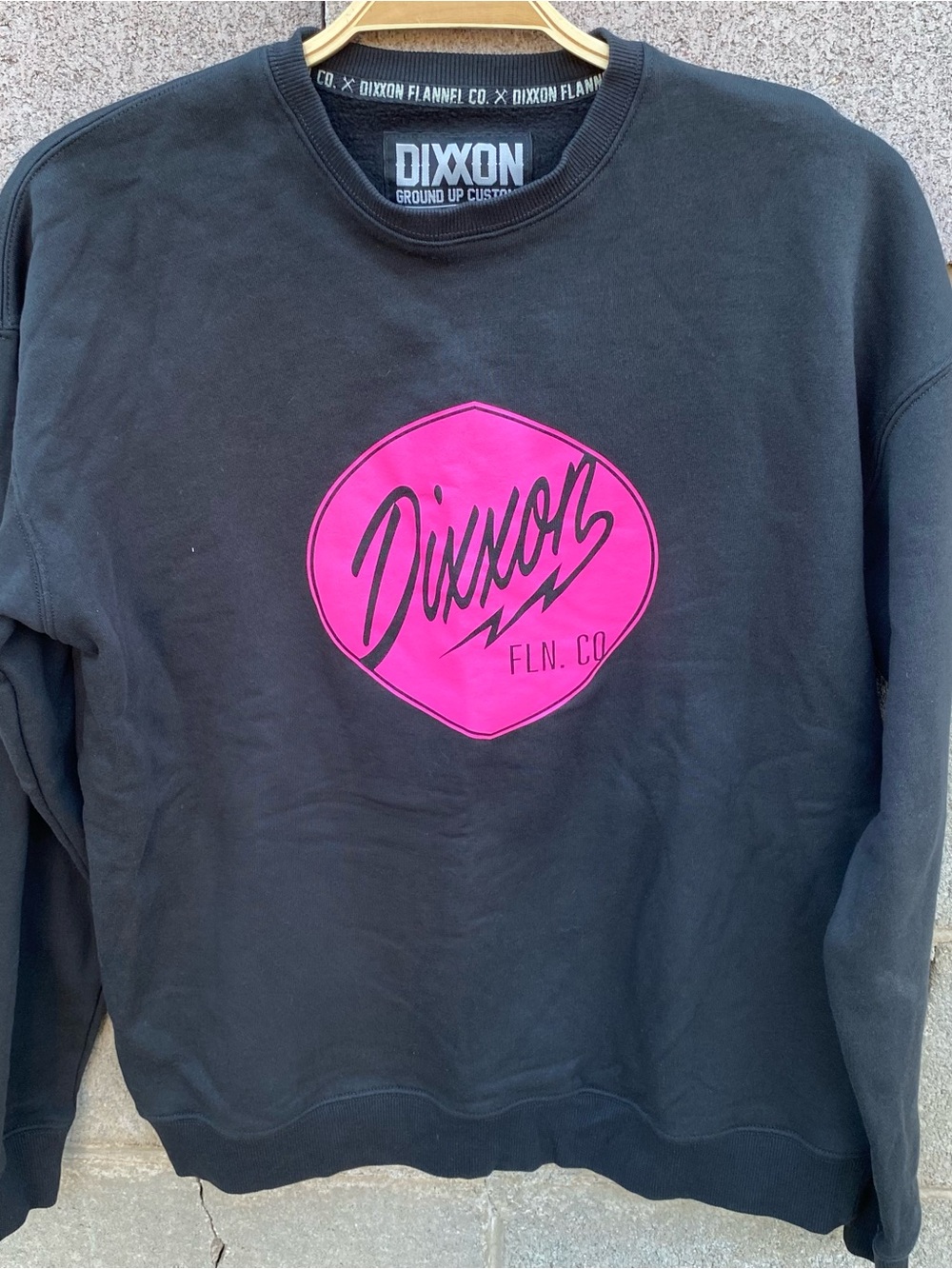 Dixxon Flannel Co Mens Black Pink Graphic Crewneck Sweatshirt Size Large